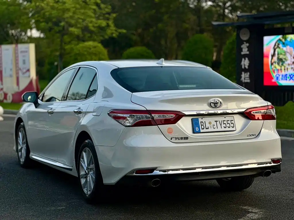 Toyota Camry 2024 — фото 6