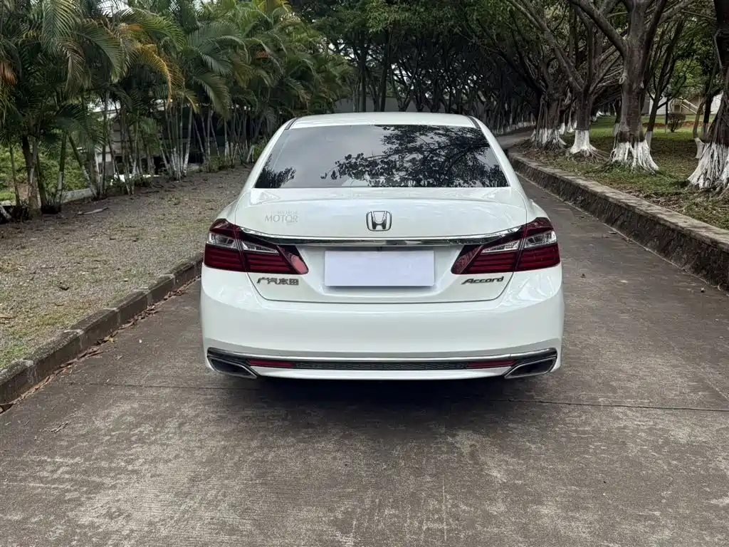 Honda Accord 2016 — фото 9