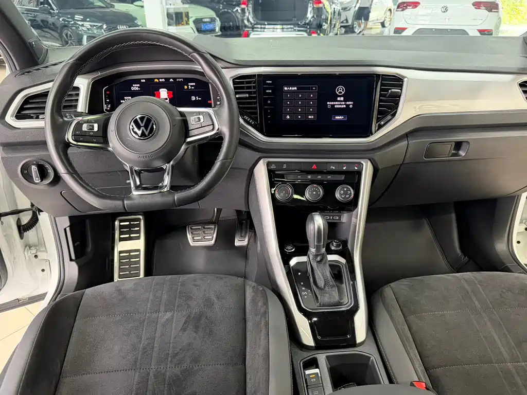 Volkswagen T-Roc 2023 — фото 17