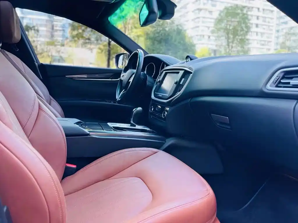 Maserati Ghibli 2015 — фото 9
