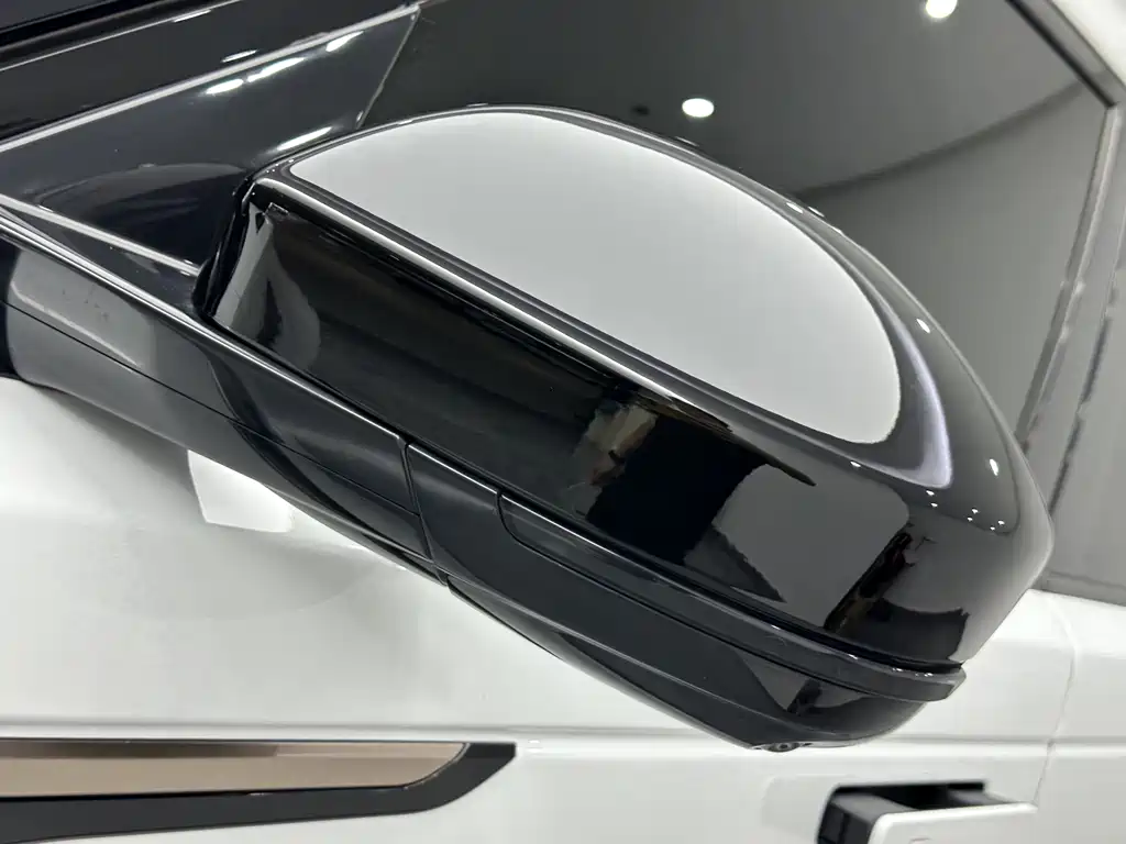 Land Rover Range Rover Velar 2024 — фото 21