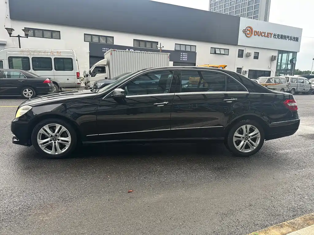 Mercedes-Benz E-Class 2011