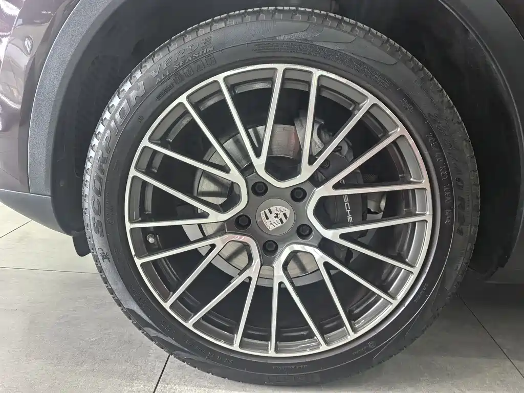 Porsche Cayenne 2020 — фото 15