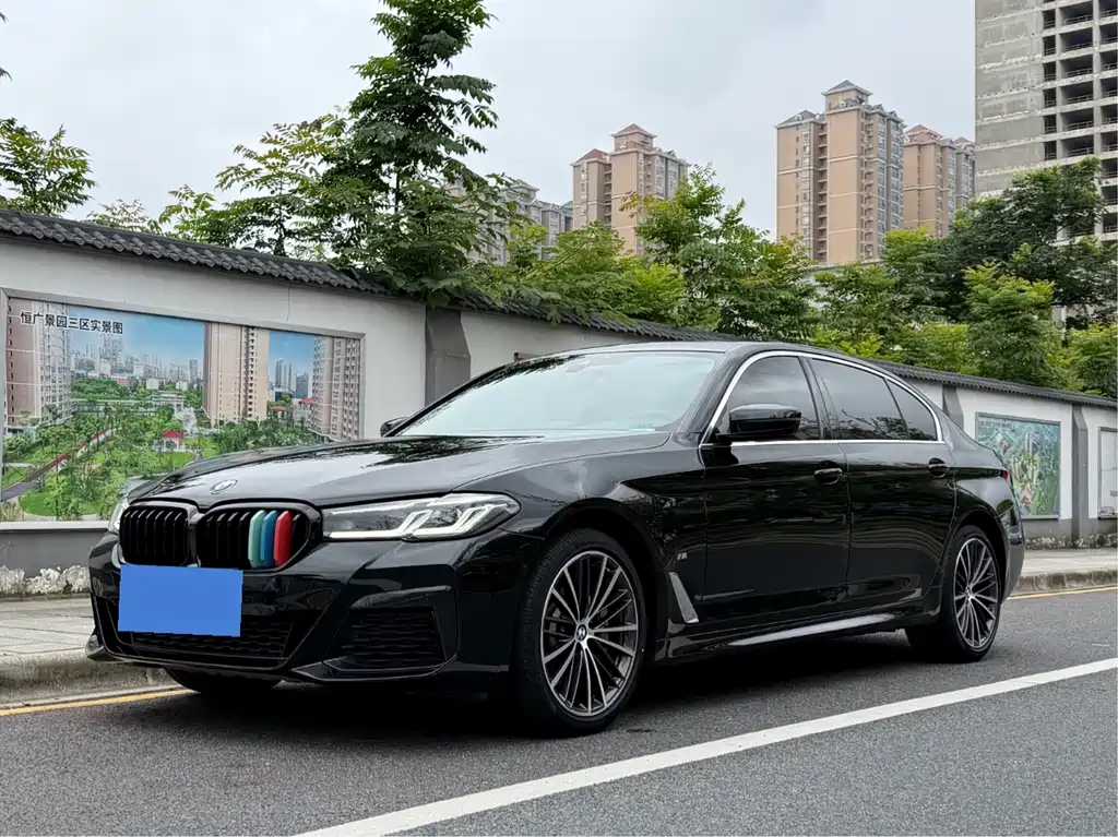 BMW 5 Series 2021 — фото 1