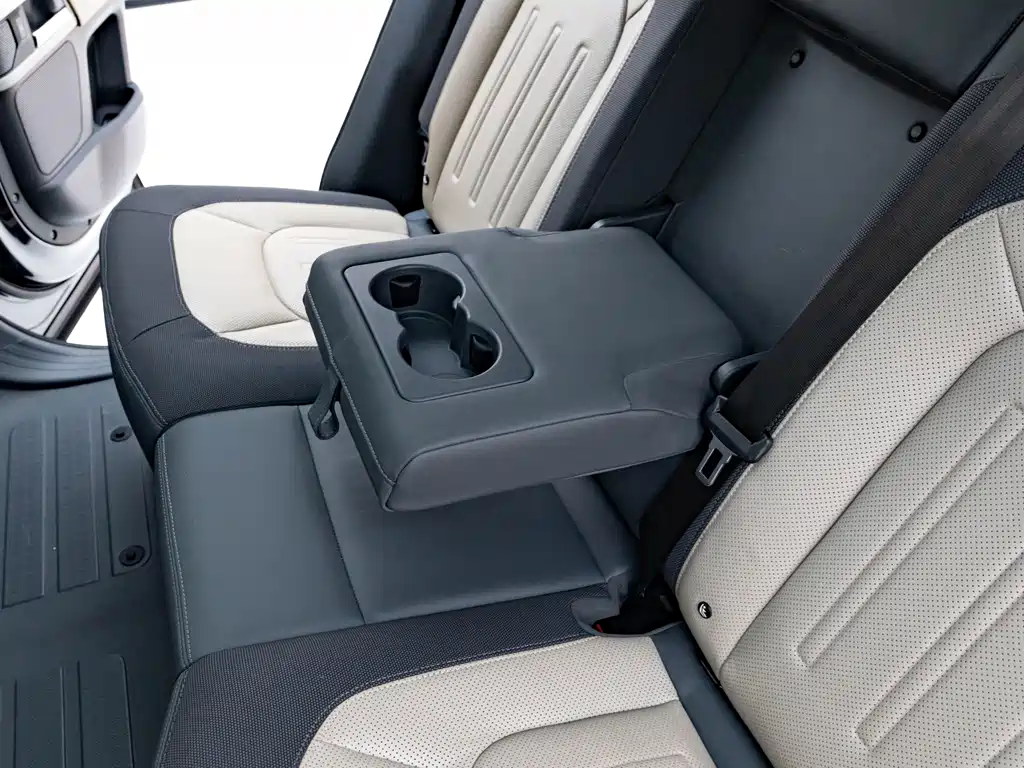 Land Rover Defender 2022 — фото 11