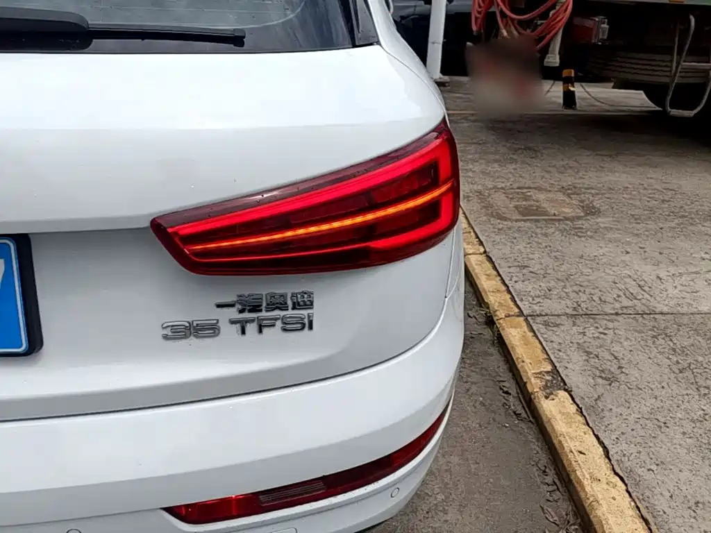 Audi Q3 2018 — фото 8