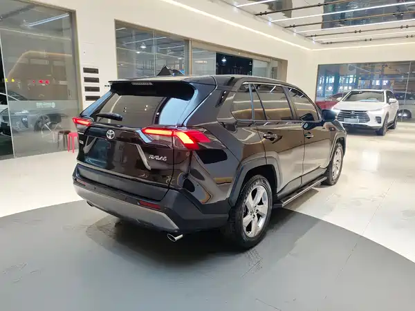 Toyota RAV4 2021