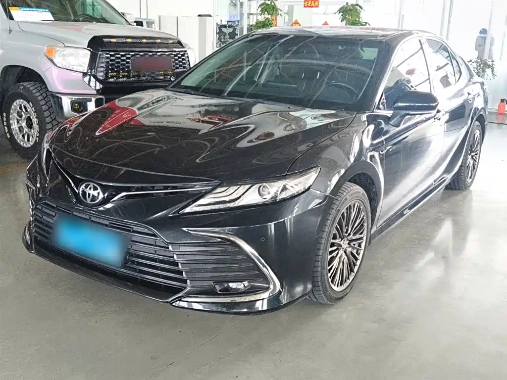 Toyota Camry 2022 — фото 2