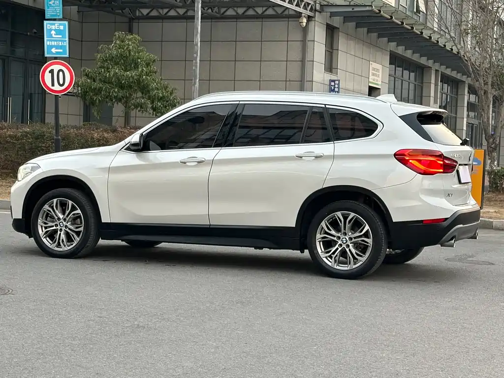 BMW X1 2019 — фото 12
