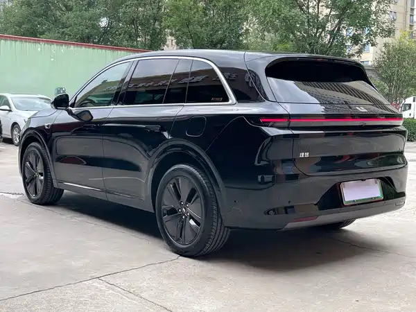 Li Auto L6 2025