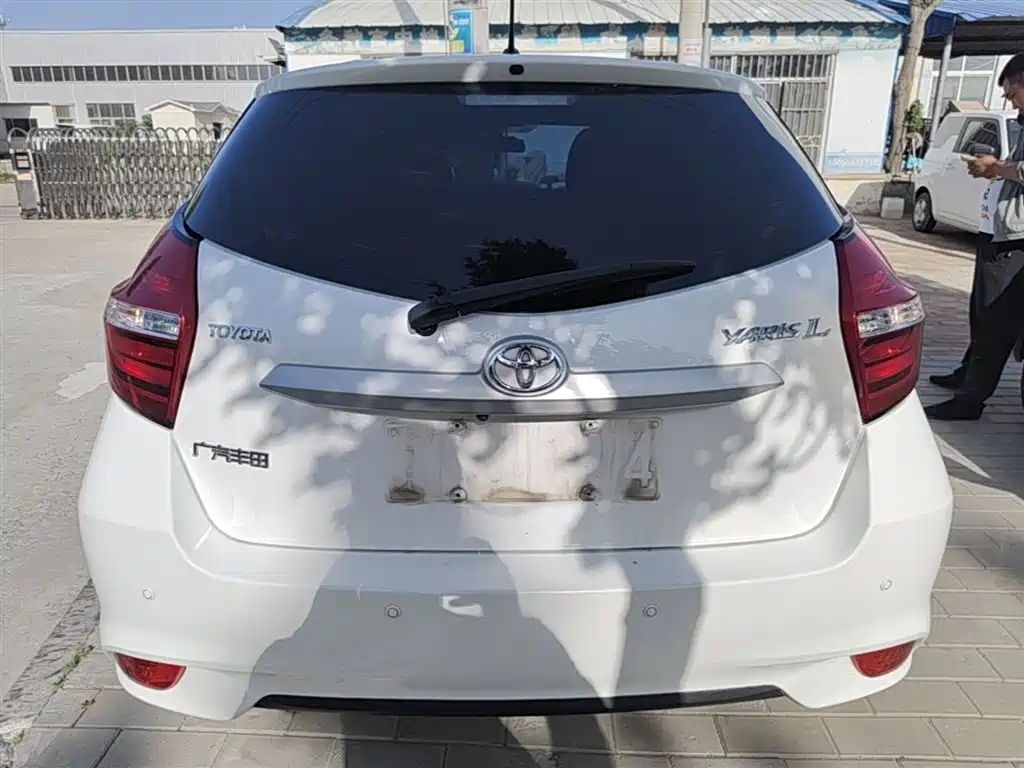 Toyota Yaris L 2019 — фото 6