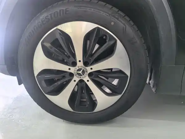 Mercedes-Benz GLB 2023