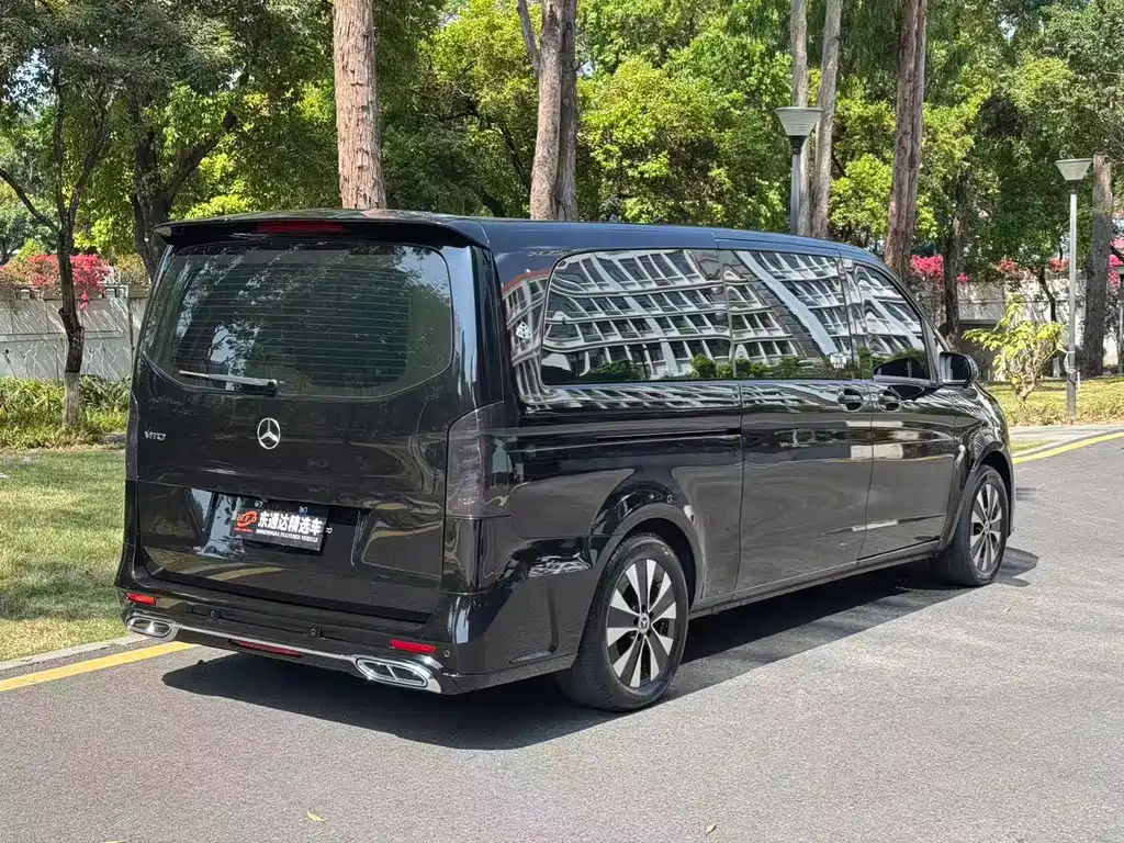 Mercedes-Benz Vito 2022 — фото 19