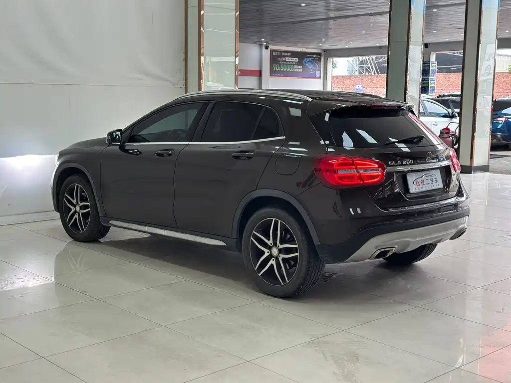 Mercedes-Benz GLA 2017 — фото 18