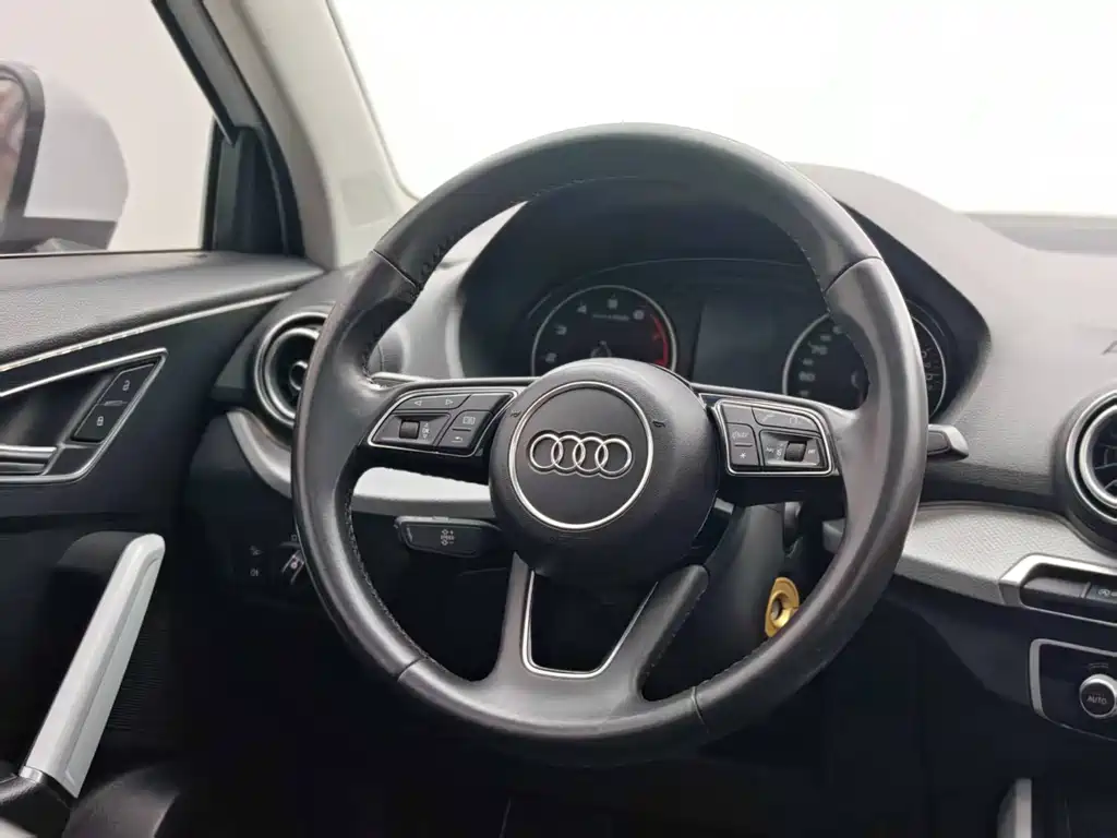Audi Q2L 2019 — фото 22