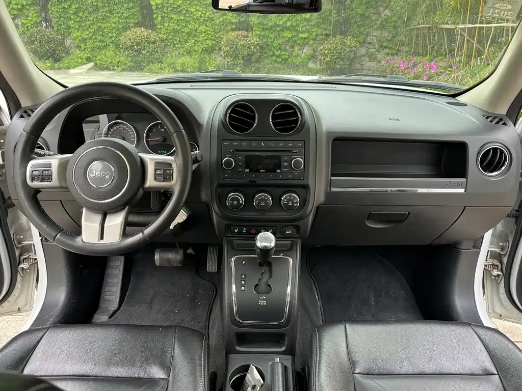 Jeep Patriot 2014 — фото 13