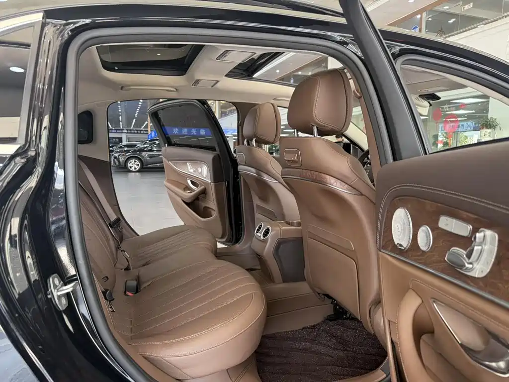 Mercedes-Benz E-Class 2020 — фото 12