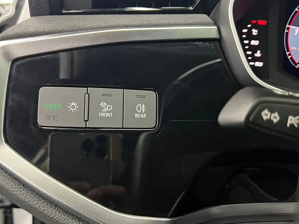 Audi Q3 2023 — фото 13