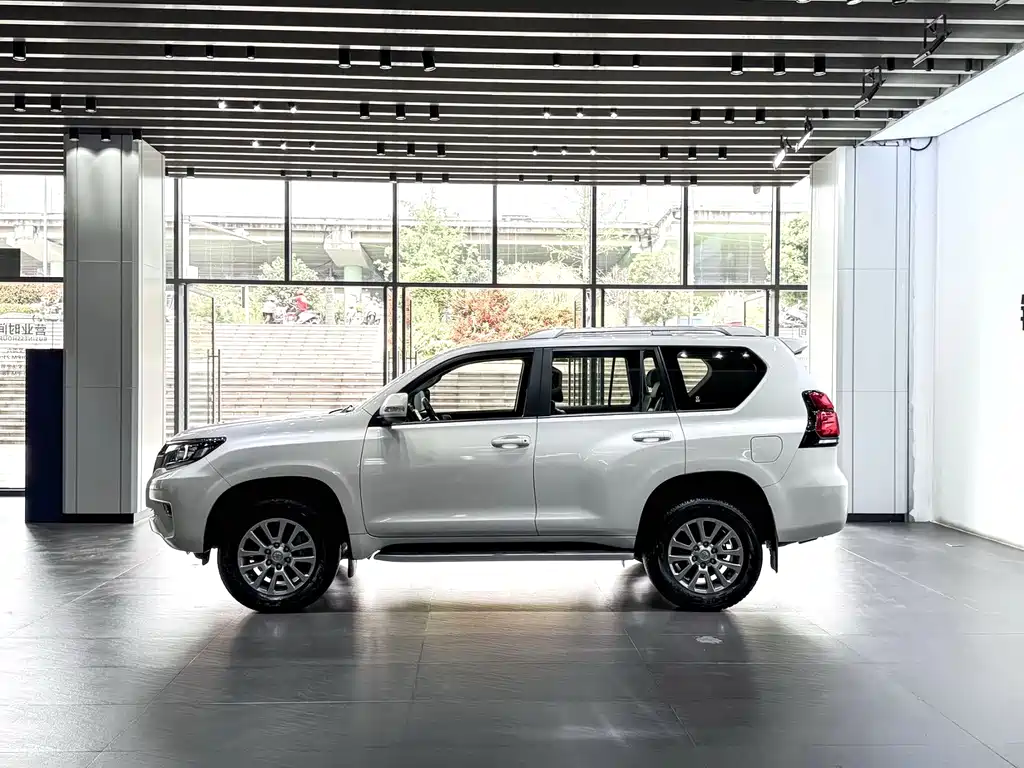 Toyota Prado 2018 — фото 11