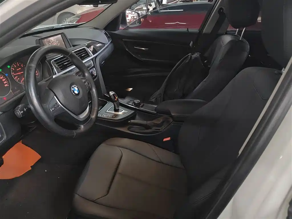 BMW 3 Series 2016 — фото 11
