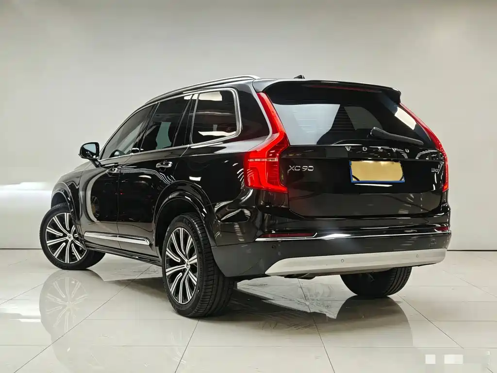Volvo XC90 2022 — фото 18