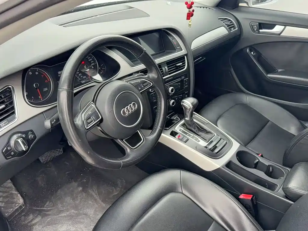 Audi A4L 2015 — фото 2
