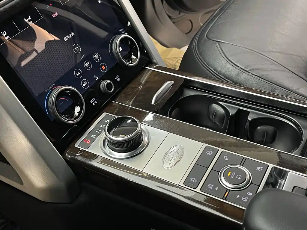 Land Rover Range Rover 2022 — фото 17