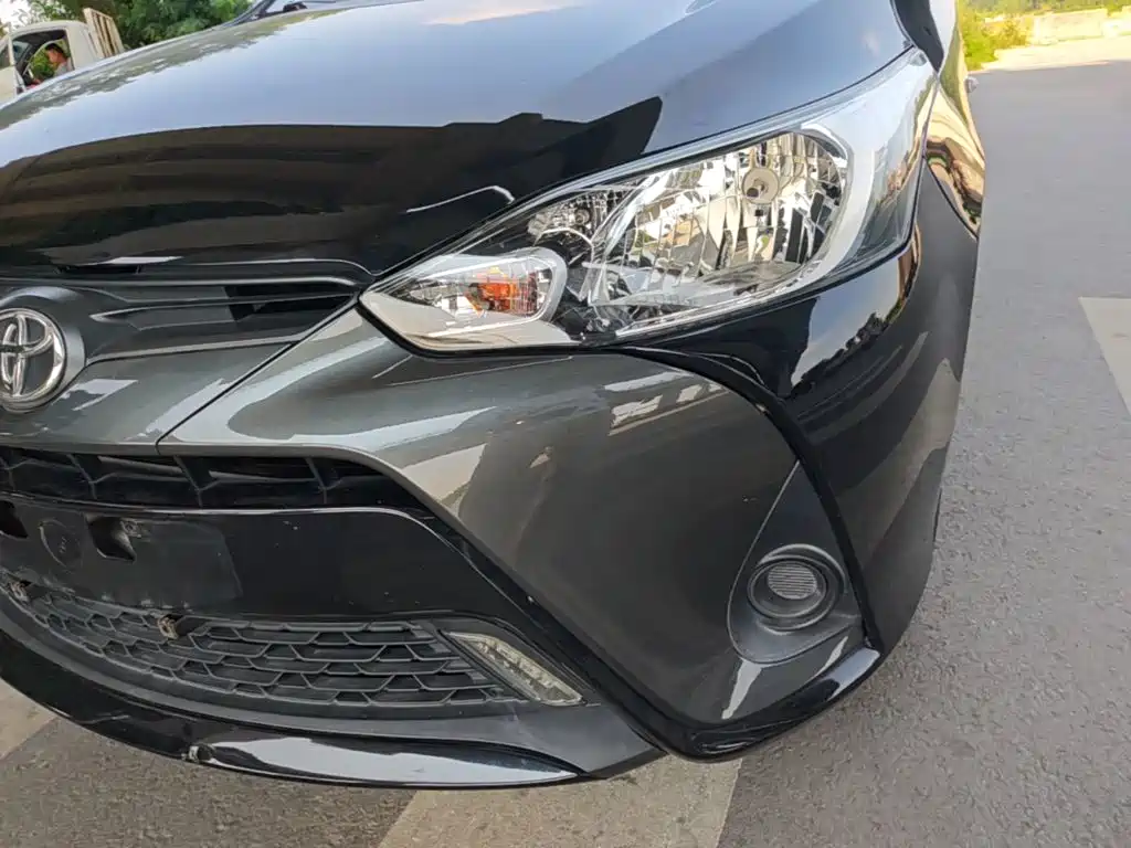 Toyota Yaris L 2018 — фото 24