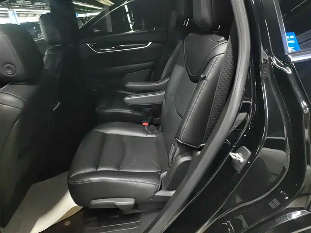 Cadillac XT6 2021 — фото 17