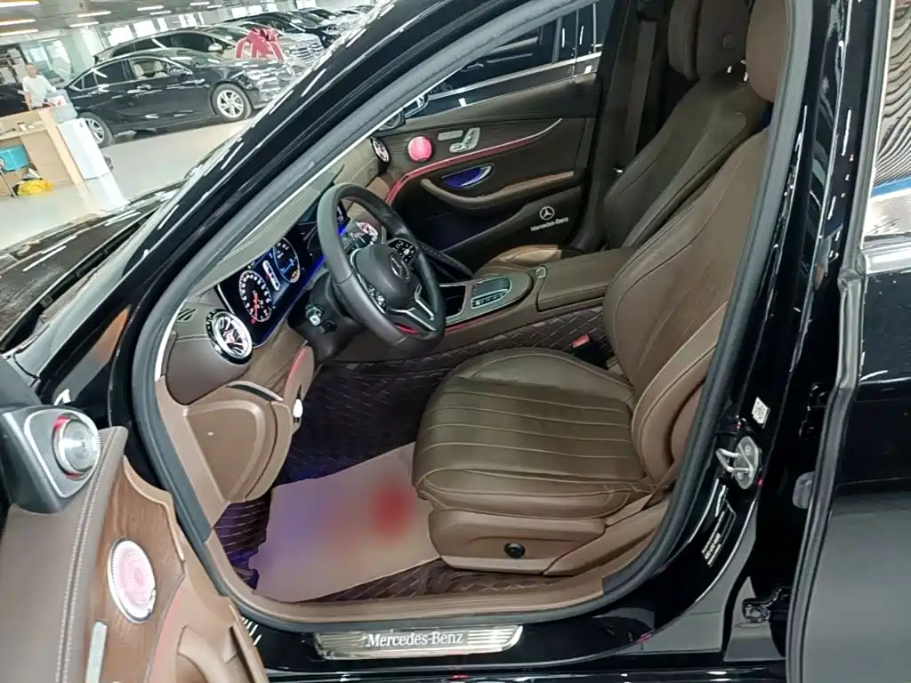 Mercedes-Benz E-Class 2020 — фото 15