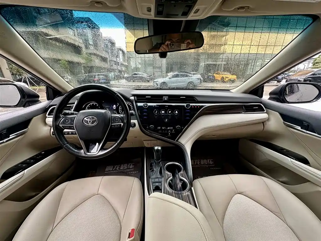 Toyota Camry 2019