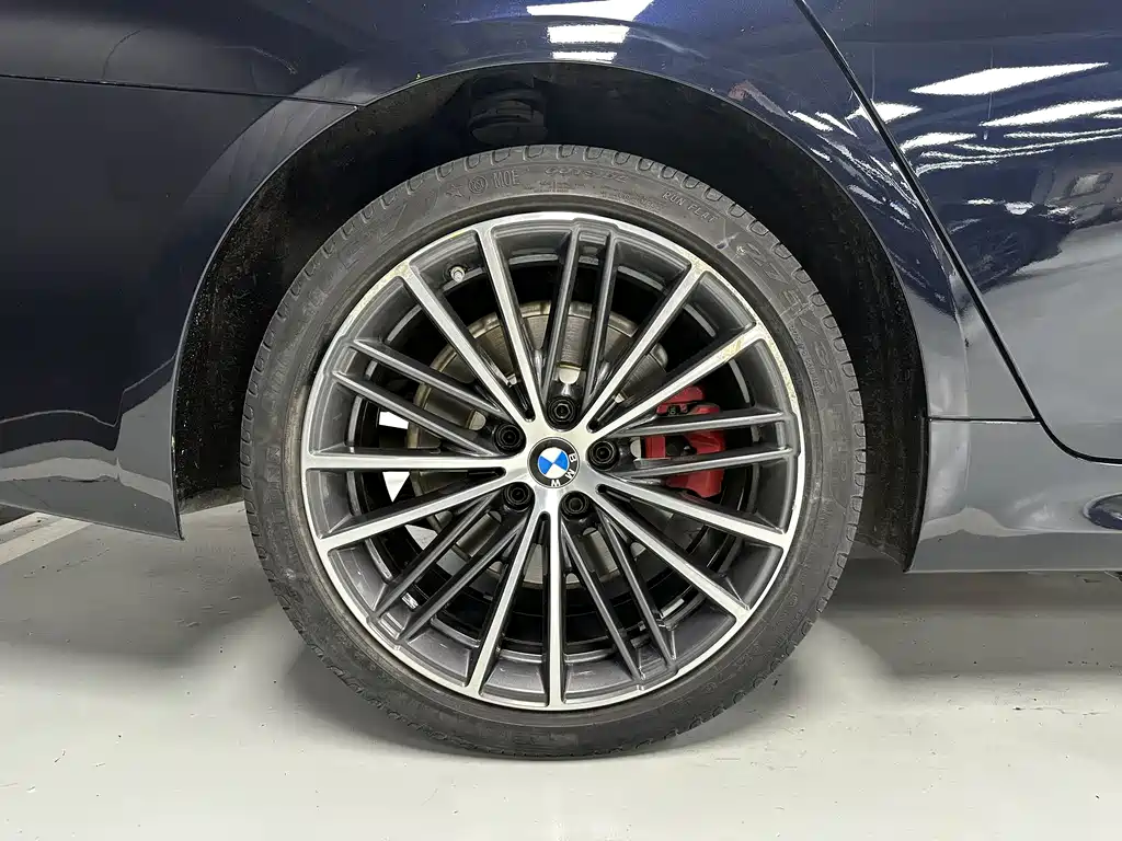 BMW 5 Series 2021 — фото 15