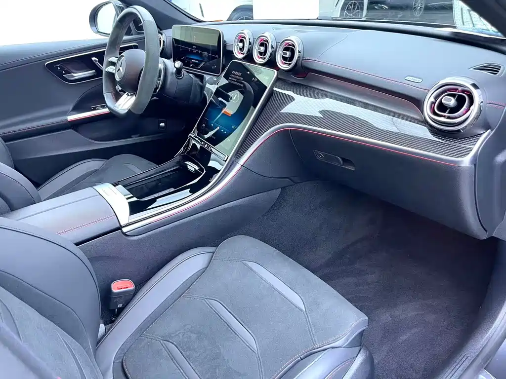 Mercedes-Benz C-Class AMG 2025 — фото 10