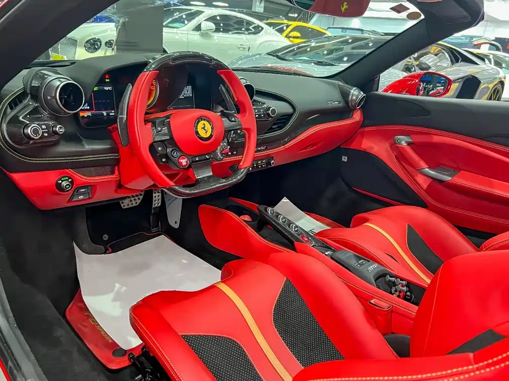 Ferrari F8 2022 — фото 8