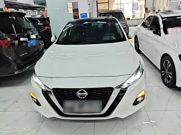 Nissan Teana 2022