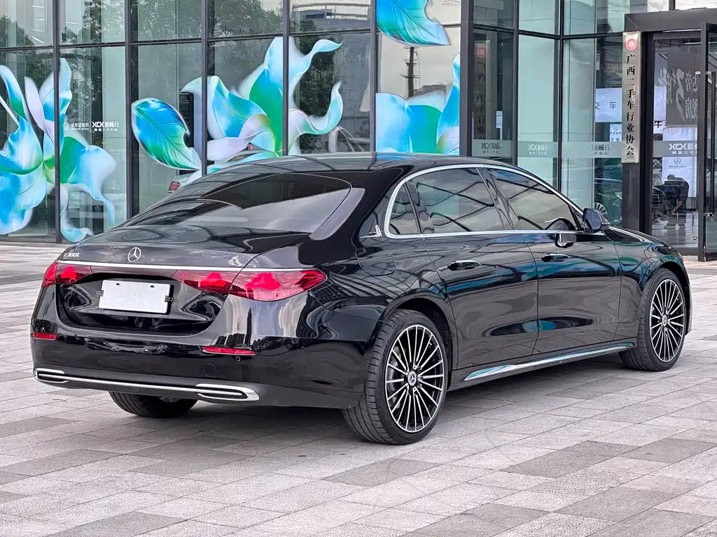 Mercedes-Benz E-Class 2024