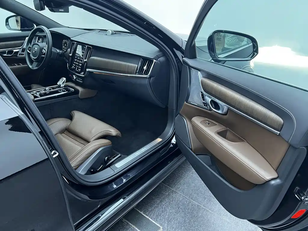 Volvo S90 PHEV 2021 — фото 13