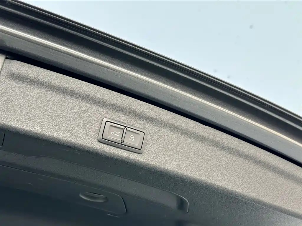 Audi Q3 2021 — фото 26