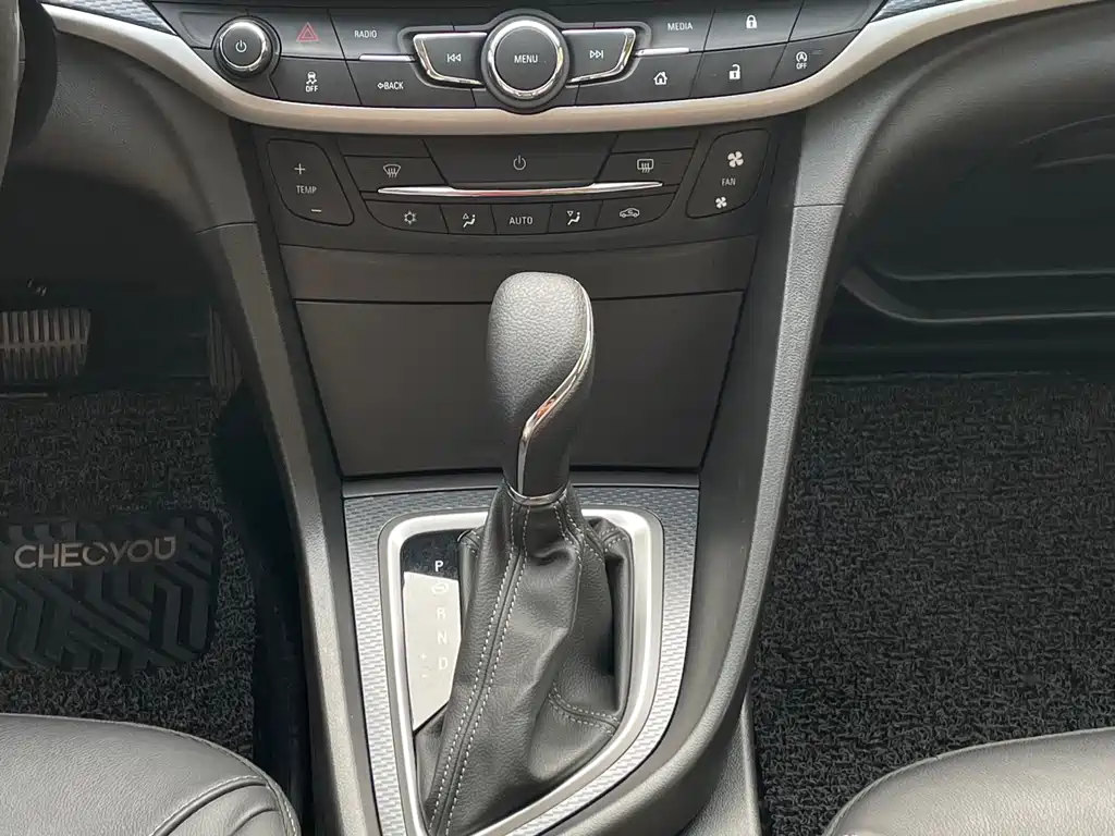 Buick Excelle 2019 — фото 18