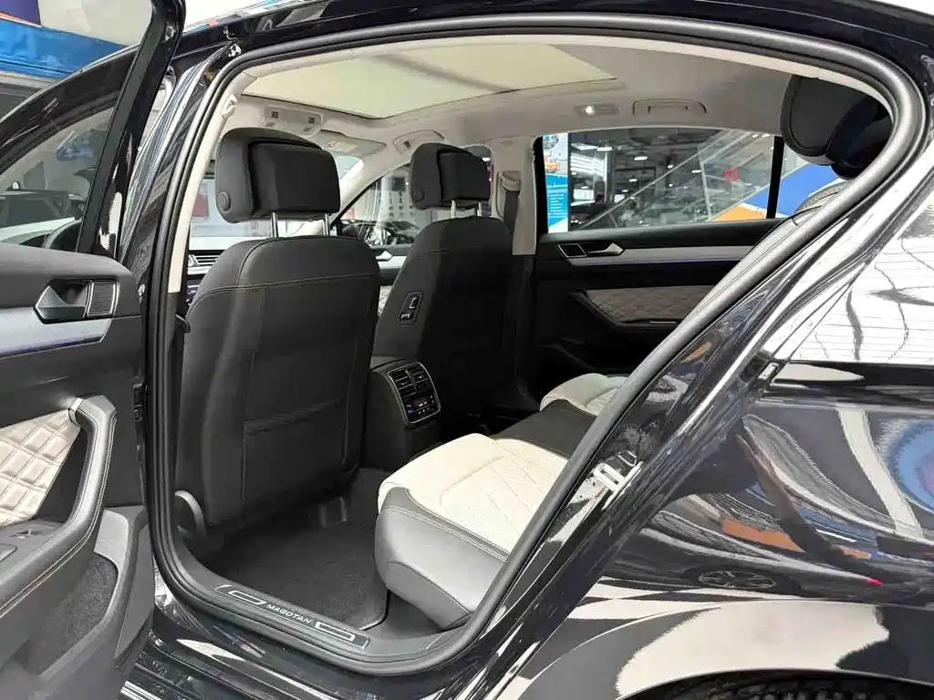 Volkswagen Magotan 2024