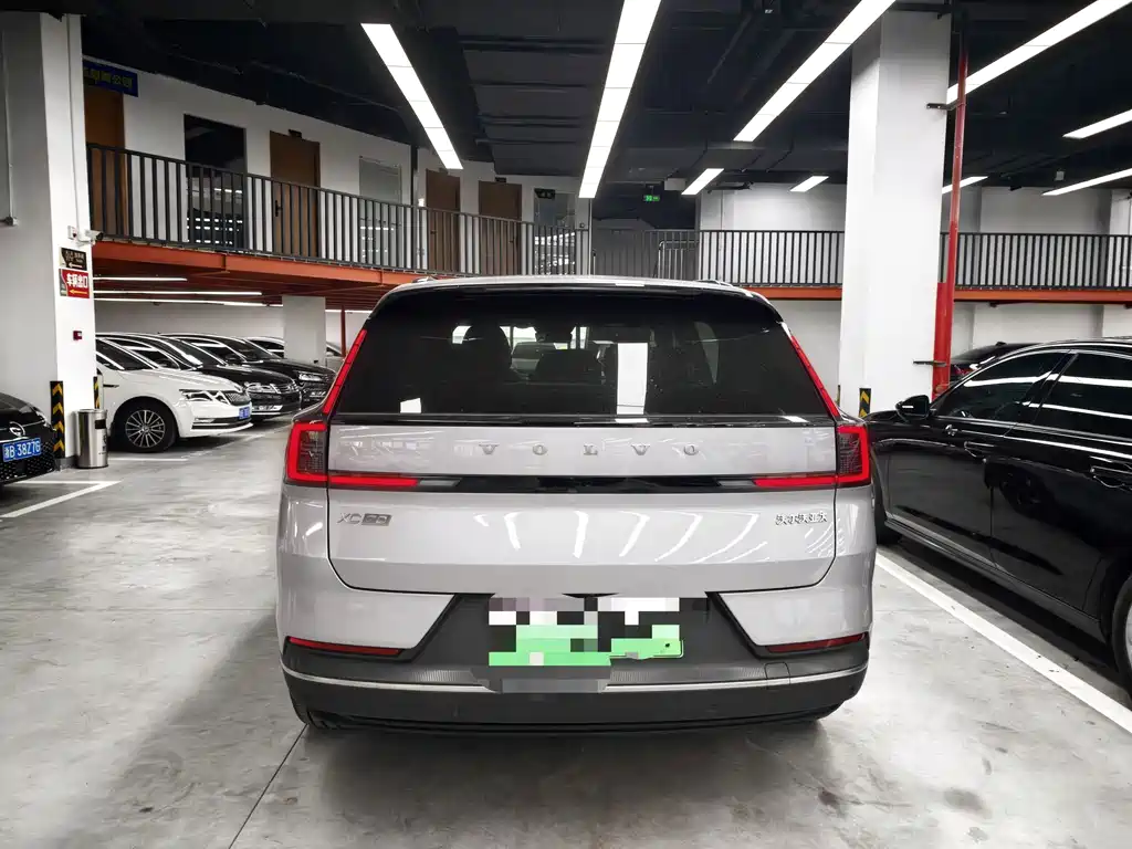 Volvo XC70 Plug-In Hybrid 2025 — фото 19