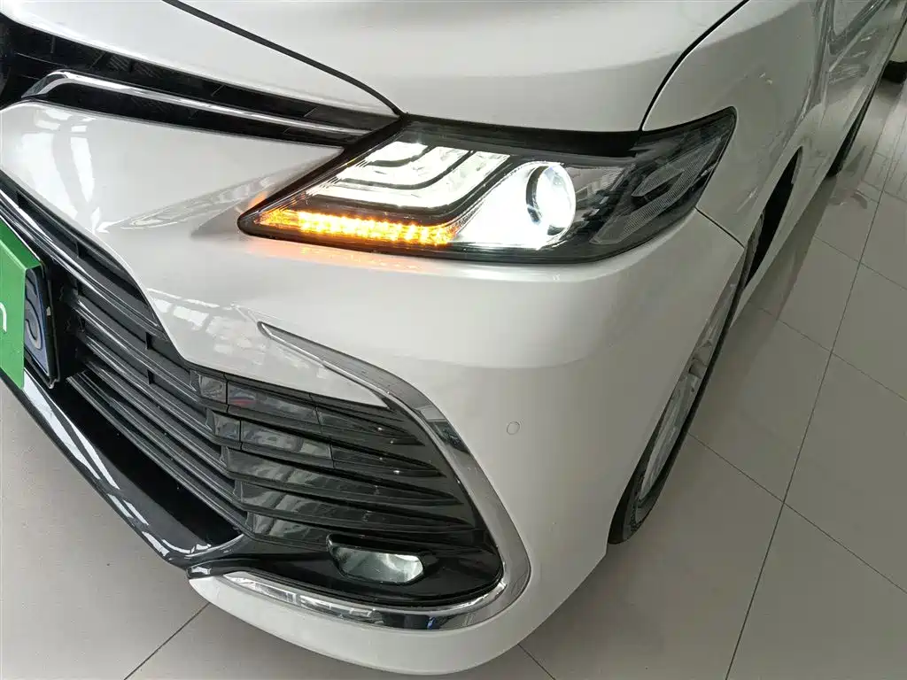 Toyota Camry 2022 — фото 18