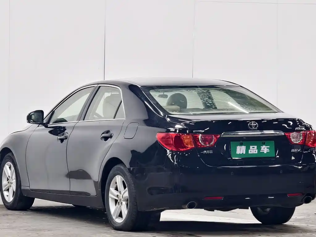 Toyota Reiz 2012