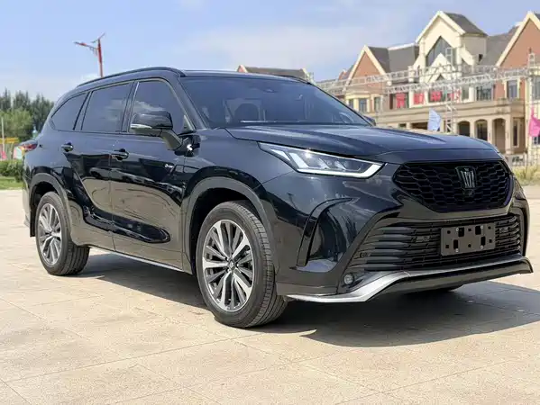 Toyota Crown Kluger 2025
