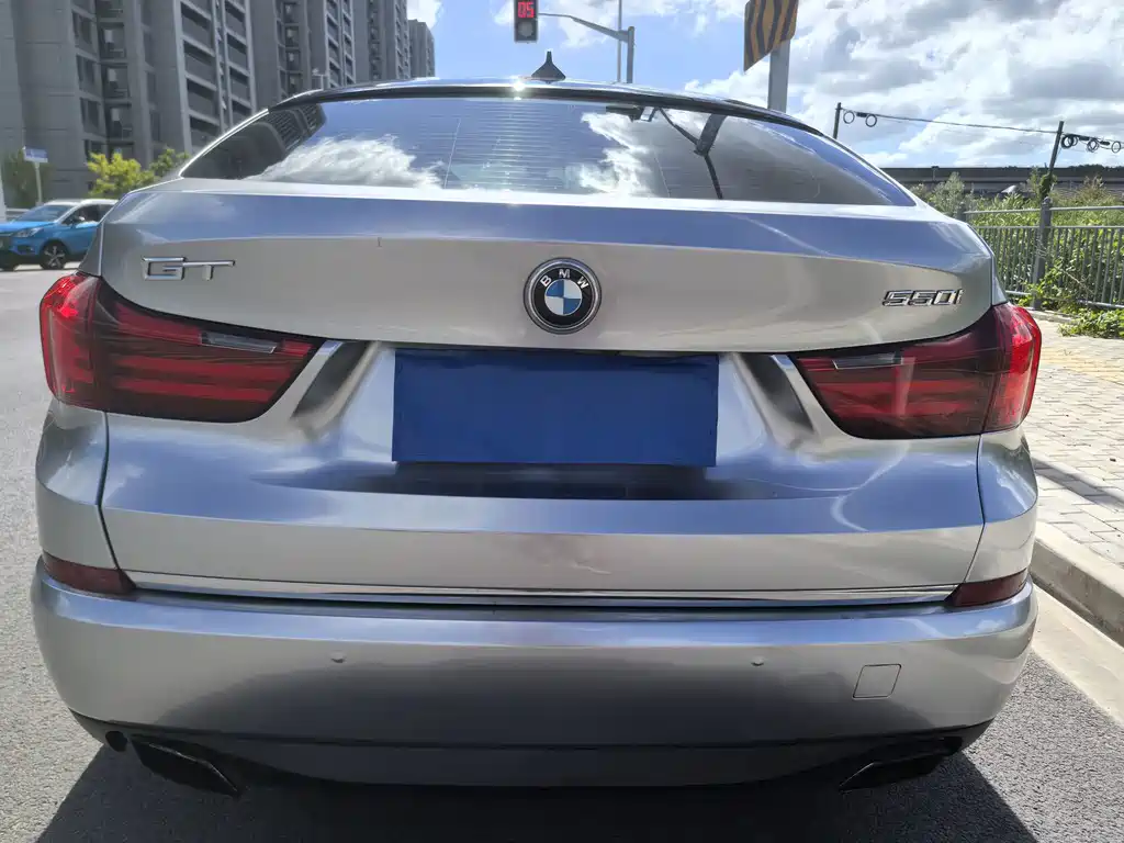 BMW 5 Series GT 2013 — фото 10