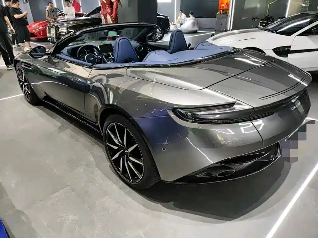 Aston Martin DB11 2021 — фото 3