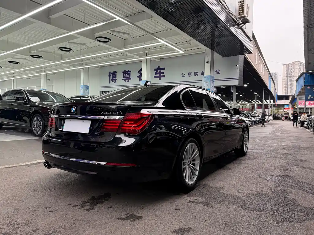 BMW 7 Series 2015 — фото 29
