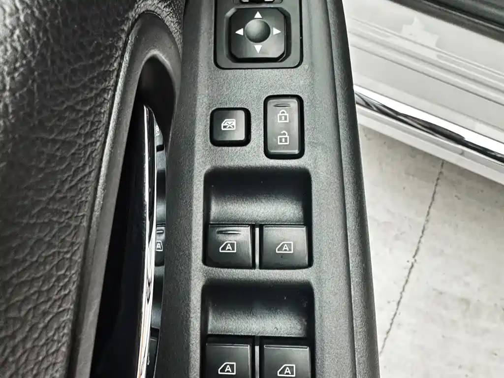 Mitsubishi Outlander 2022 — фото 14