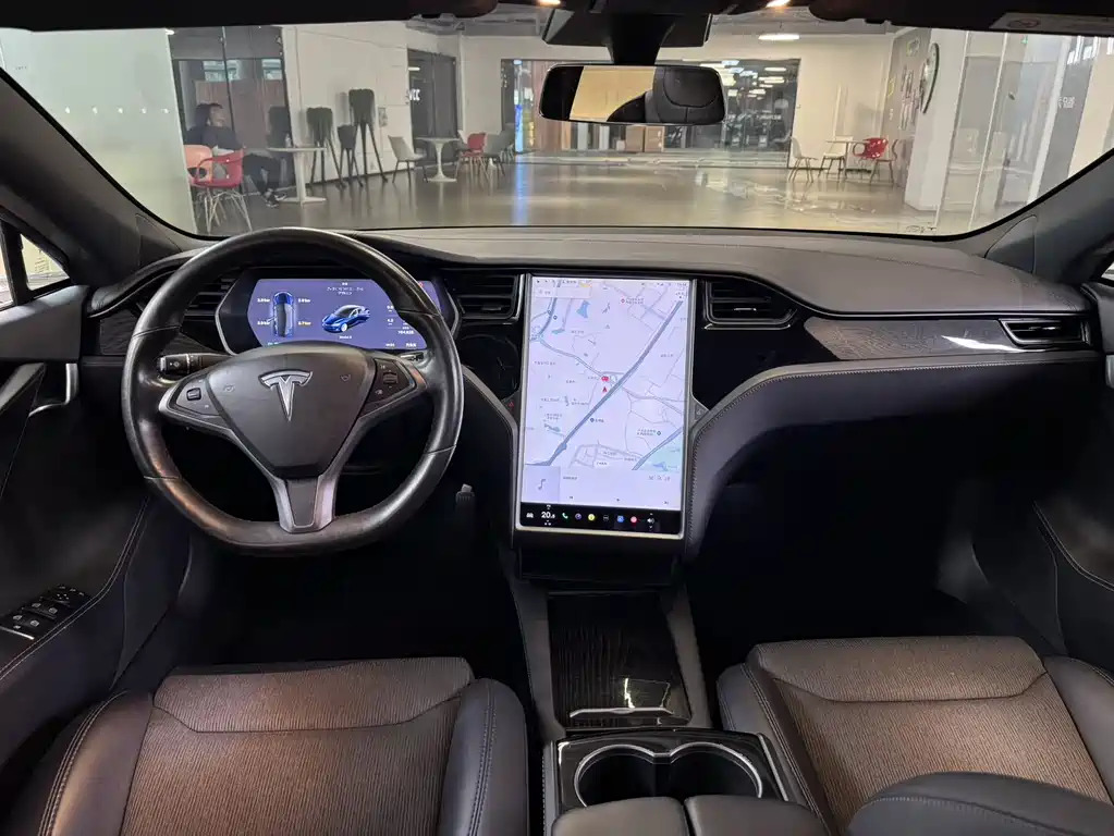 Tesla Model S 2019 — фото 9