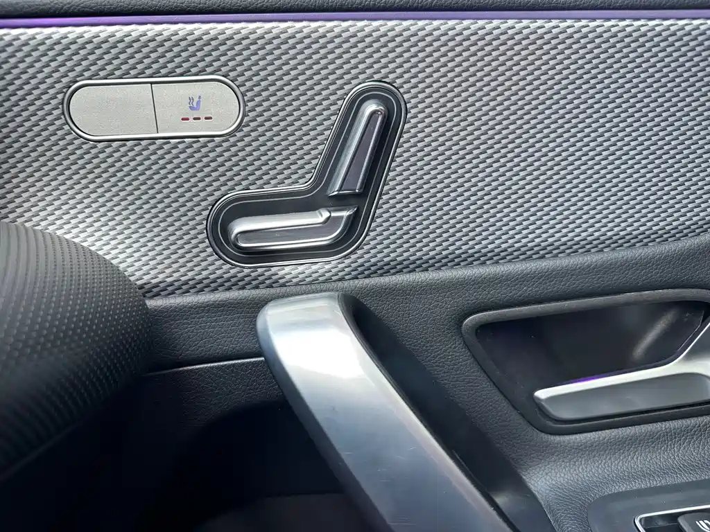 Mercedes-Benz A-Class 2023 — фото 16